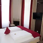 Hotel Heerens 3*